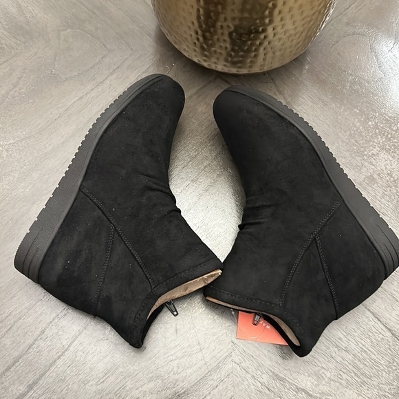 SOUL NATURALIZER Indie Womens Zipper Booties In Black (Wide) - Picture 7 of 11